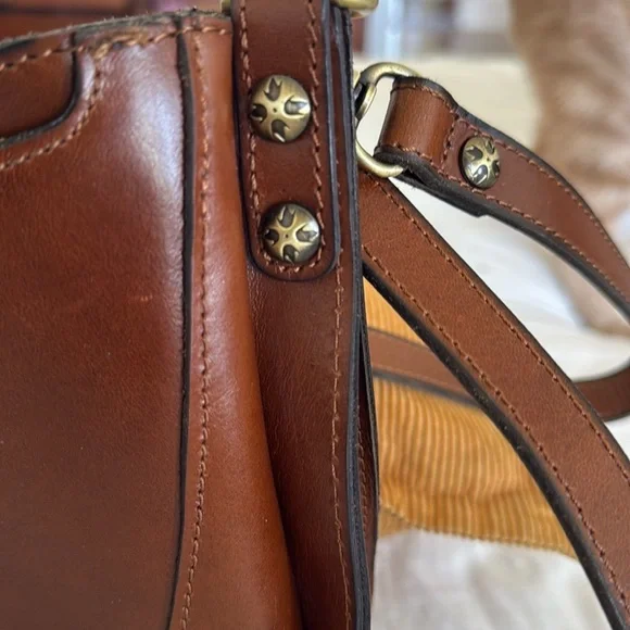 Patricia Nash Brown Shoulder Bag with Slouchy Hobo Shape and Adjustable Strap - Picture 15 of 16